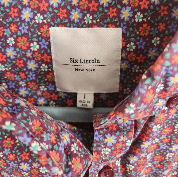 Six Lincoln New York Long Sleeve Floral Button Up - Picture 4 of 4